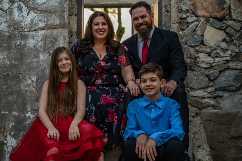 Tara Bethell is a 4th generation Arizona Native along with her Husband, Brad Bethell and kids.